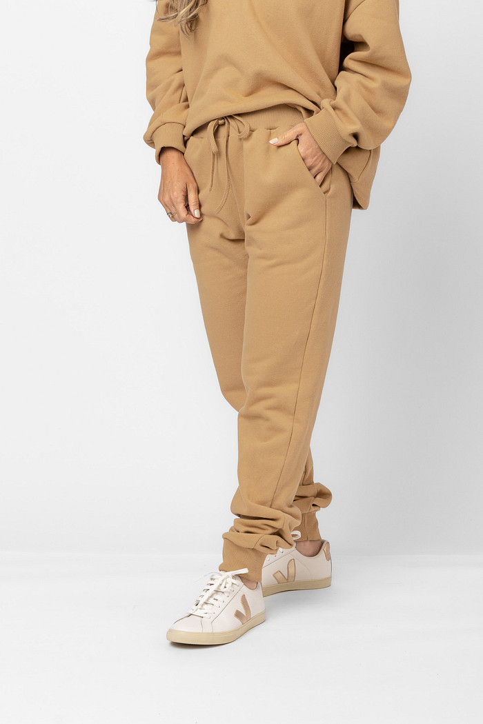 CALÇA BERLIM DOCE DE LEITE - MOLETOM CAMURÇA TOUCH