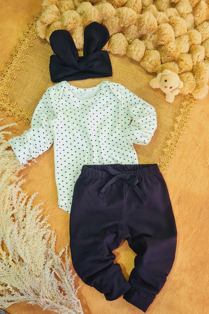 Calça Preta + Laço Preto + Body ML