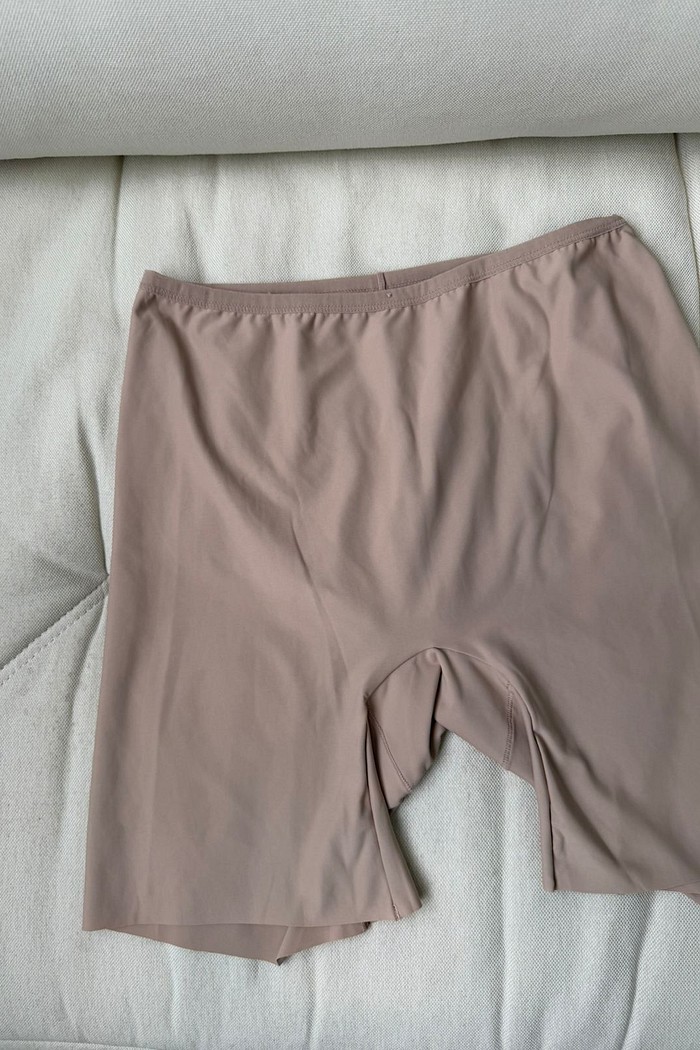 SHORTS INVISIVEL SEM COSTURA
