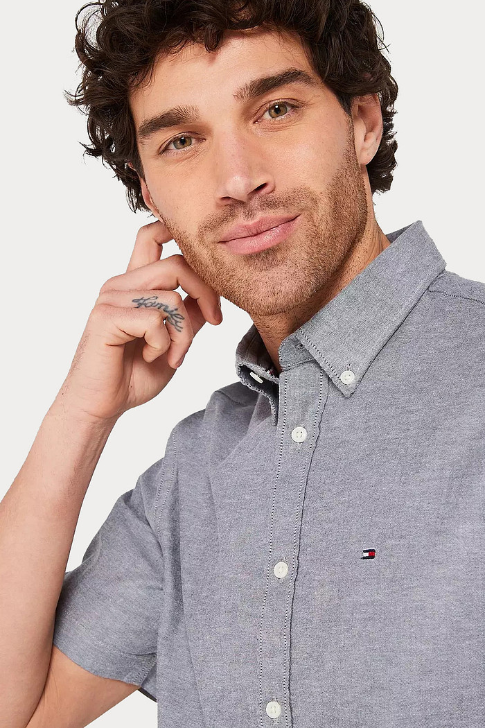 Camisa Tommy Hilfiger Manga Curta Regular Fit Oxford Cinza Claro