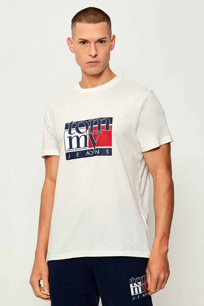 Camiseta Tommy Jeans Slim RWB Flag Off White