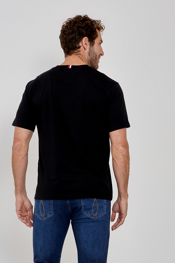 Camiseta Tommy Hilfiger Lettering 1985 Preta Costas