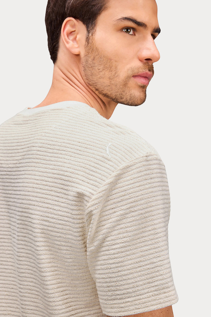 Camiseta Reserva Texturizada Listrado Oliveiras Bege Natural