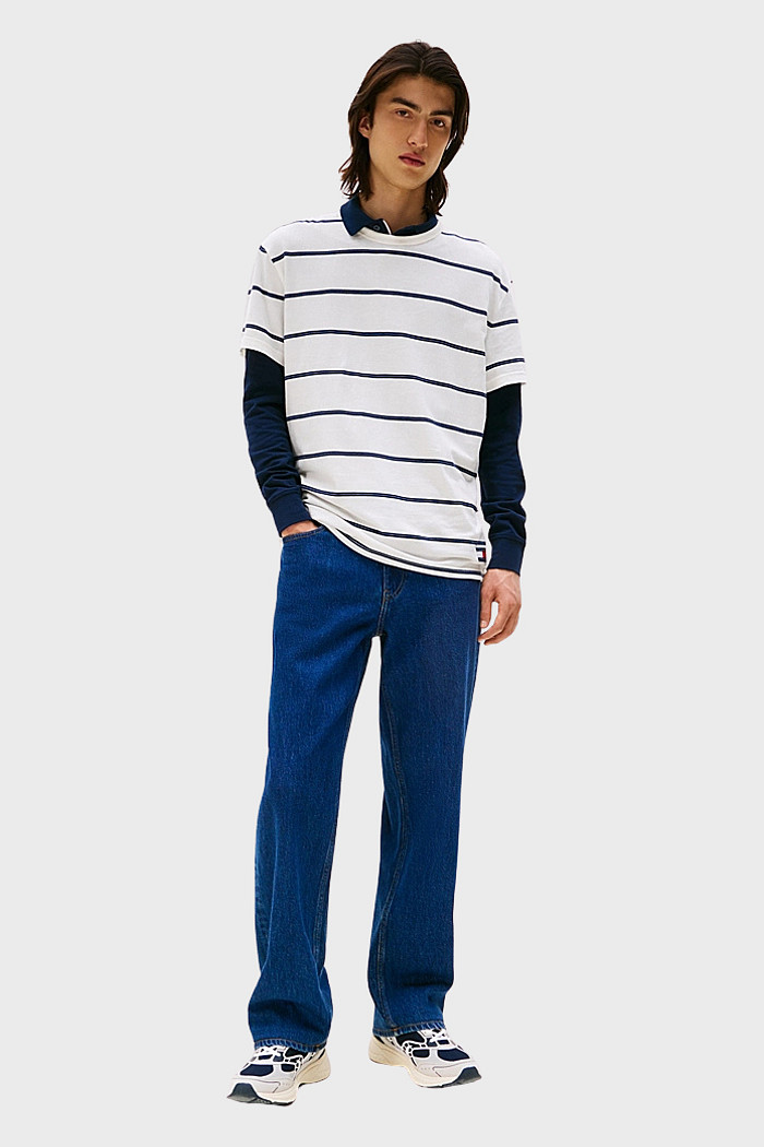 Camiseta Tommy Jeans Regular Reg Textured Stripe Badge Branca