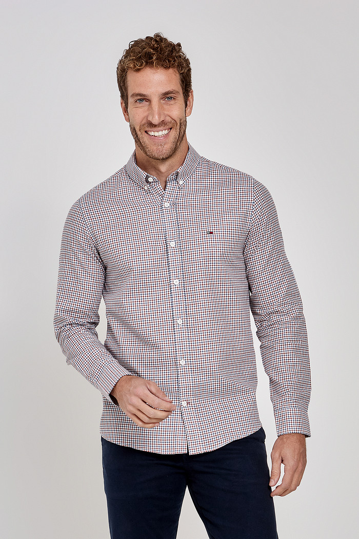 amisa Tommy Jeans Masculina Regular Essential Xadrez Grid Oxford Vermelho/Azul Frente
