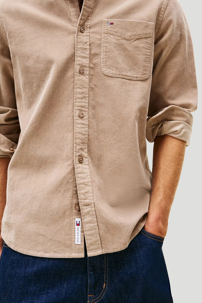 Camisa Tommy Jeans Masculina Regular Cotelê Baby Cord Shirt Bege