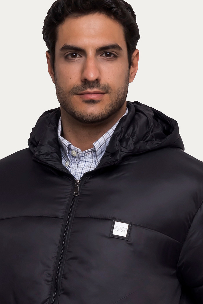 Jaqueta Hugo Boss Puffer Logo Metal Preta