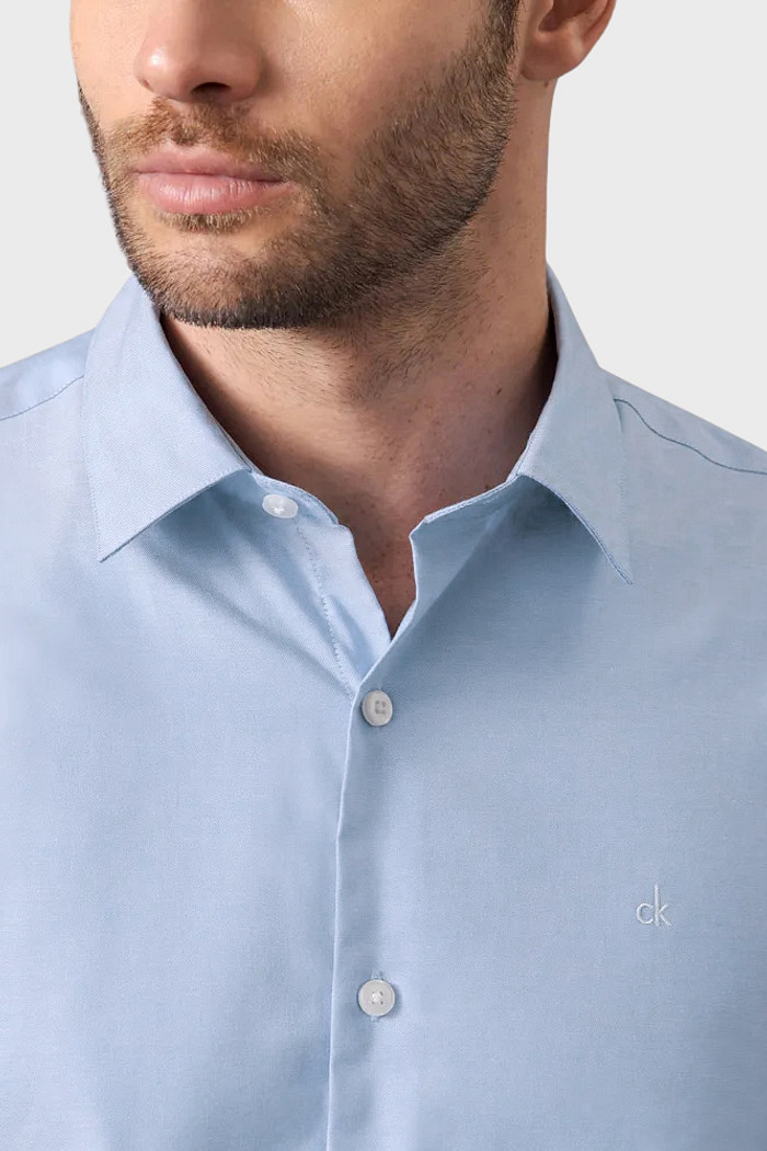 Camisa Calvin Klein Jeans Slim Fit Logo Básico CK Azul Claro