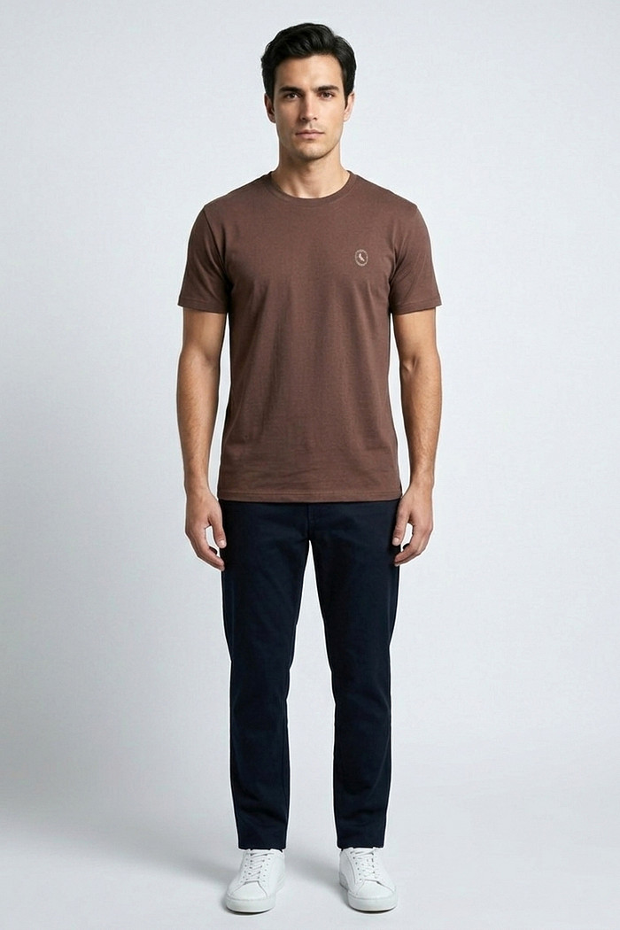 Camiseta Reserva Regular Estampada Be Yourself Marrom