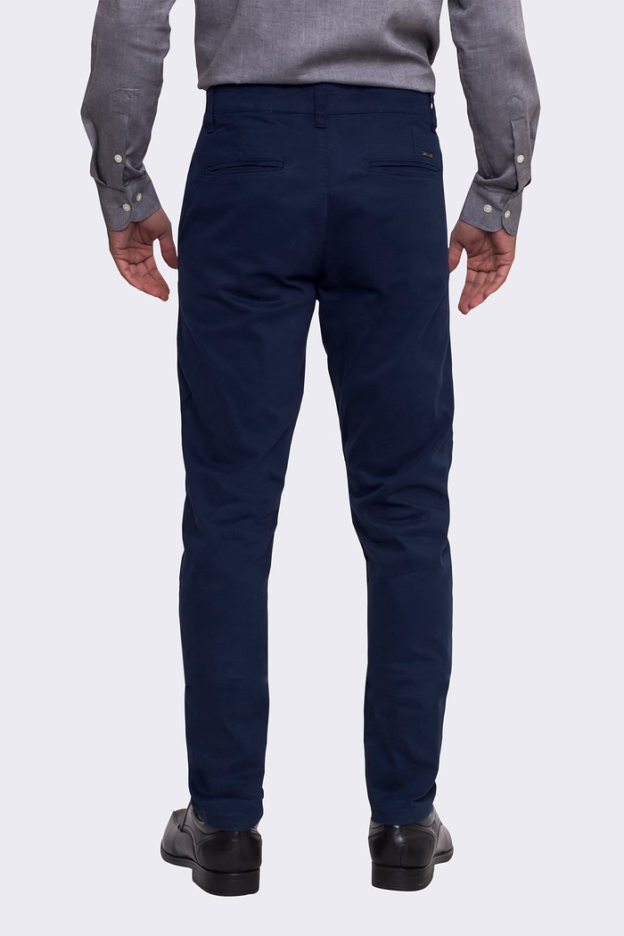 Calça Hugo Boss de Sarja Chino Stretch Slim Fit Azul Marinho