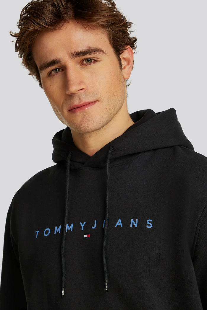 Moletom Tommy Jeans Masculino Regular Linear Logo Hoodie Preto Perfil
