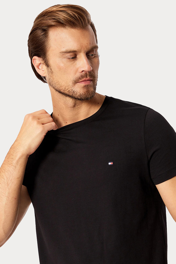 Camiseta Tommy Hilfiger Básica Preta