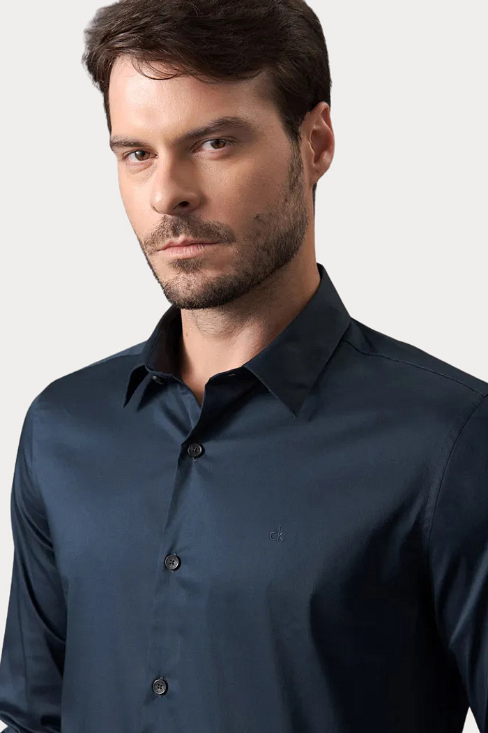 Camisa Calvin Klein Jeans Slim Fit Logo Básico CK Azul Marinho