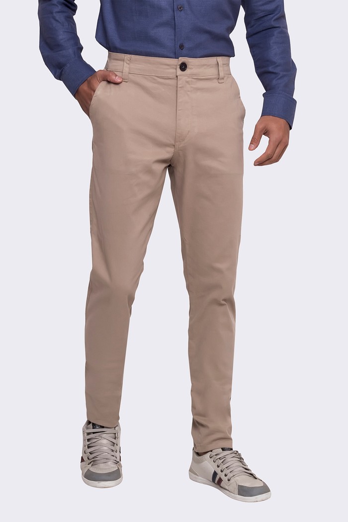 Calça Hugo Boss de Sarja Chino Stretch Slim Fit Areia