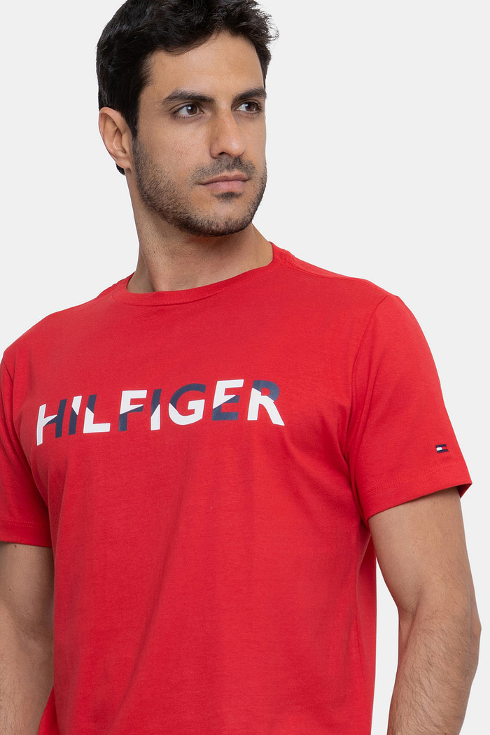 Camiseta Tommy Hilfiger Masculina Abstract Logo VermelhaGerenciar Imagens Gerenciador de Imagens