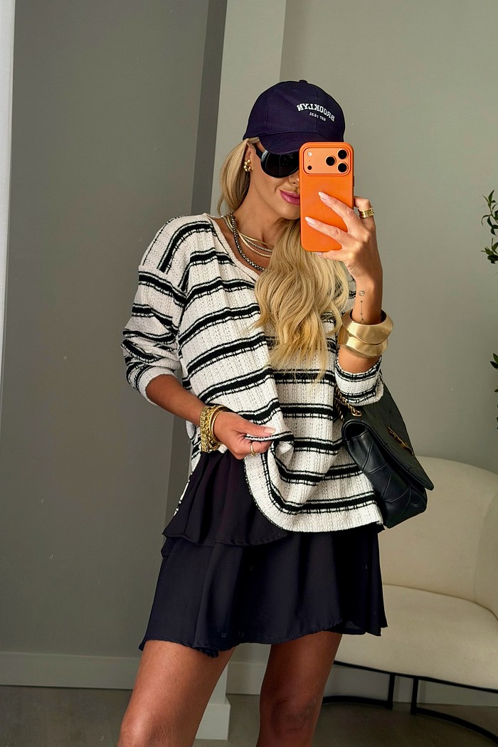 Blusa Ampla Tricot Listras Preta