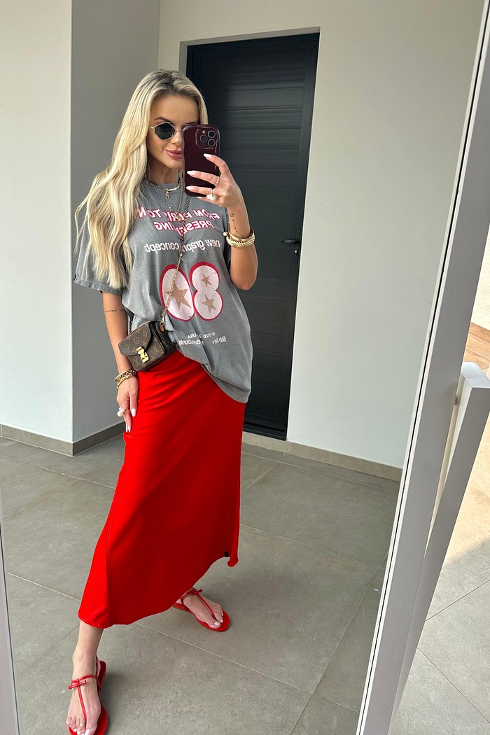 T-shirt Alongada Stars Cinza com estampa Vermelha