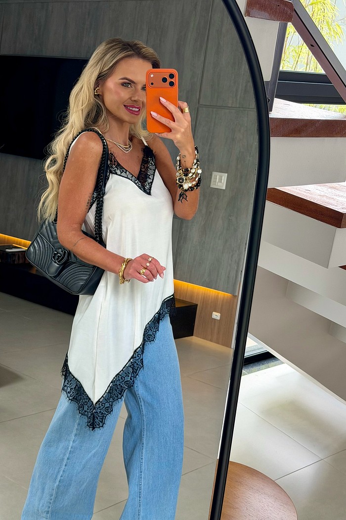 Blusa de Alça Assimétrica em Cetim com Renda Off White