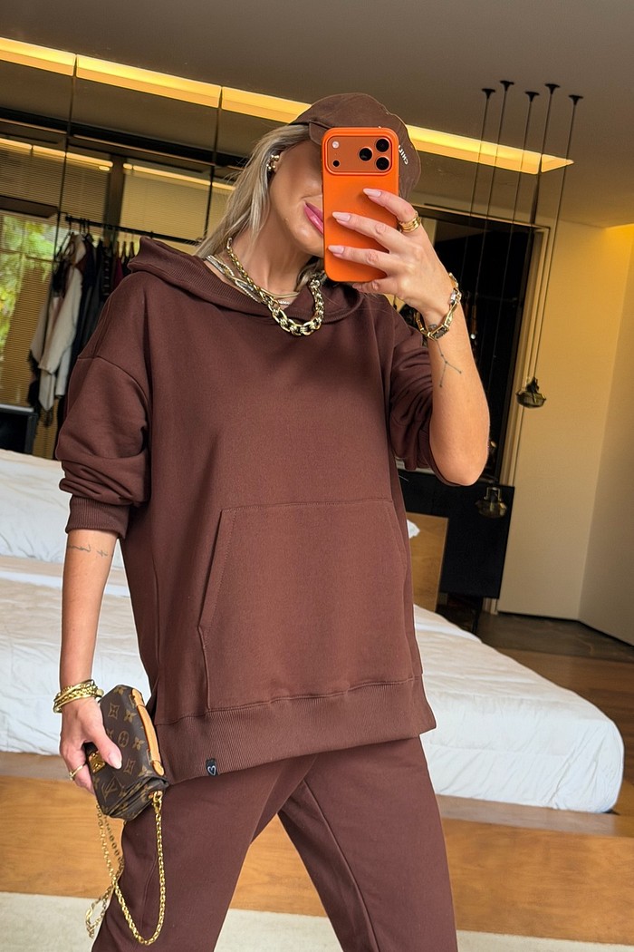 Moletom Maxi Peluciado com Bolso Marrom