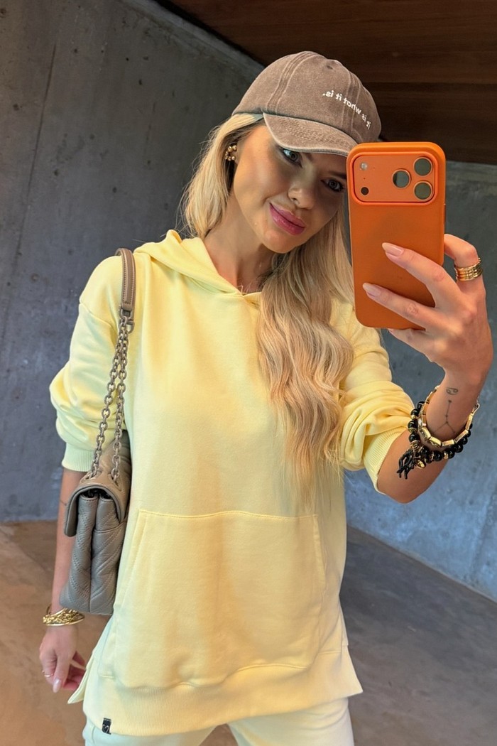 Moletom Maxi Peluciado com Bolso Amarelo Manteiga