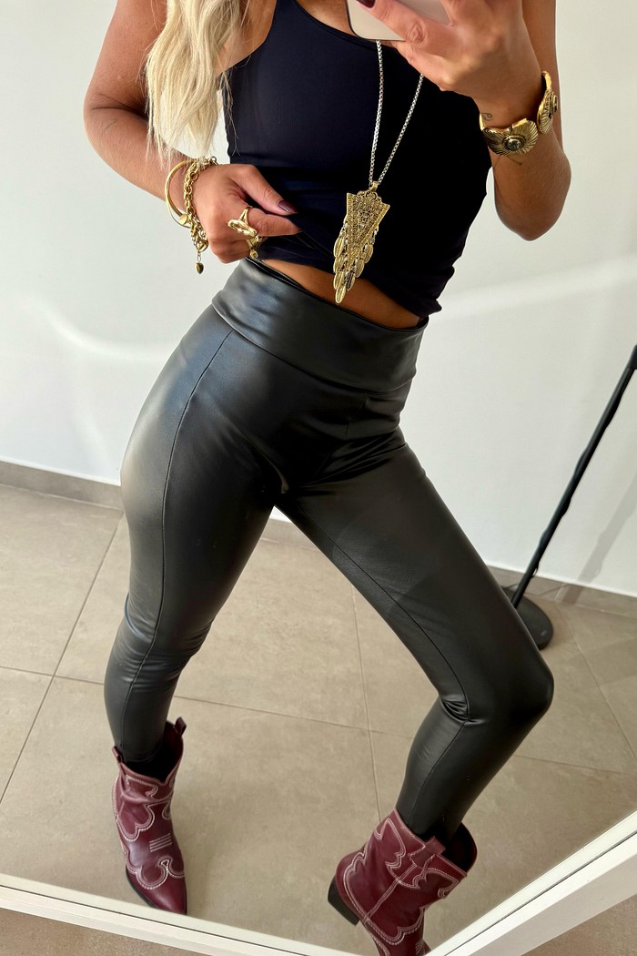 Calça Legging Couro Peluciada Preta