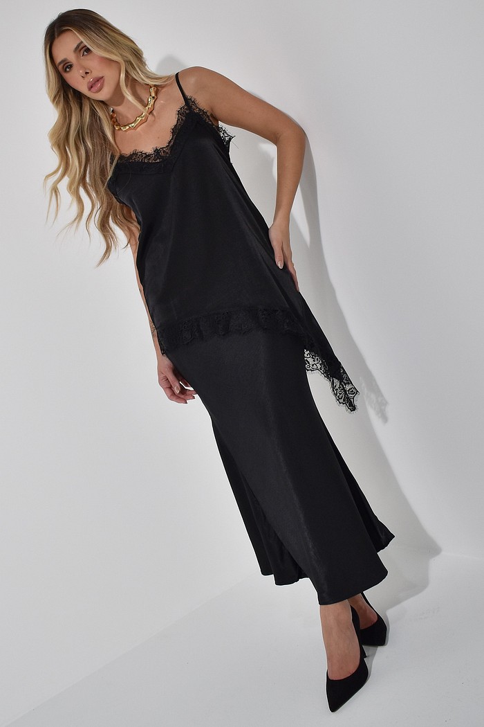 Blusa de Alça Assimétrica em Cetim com Renda Preta