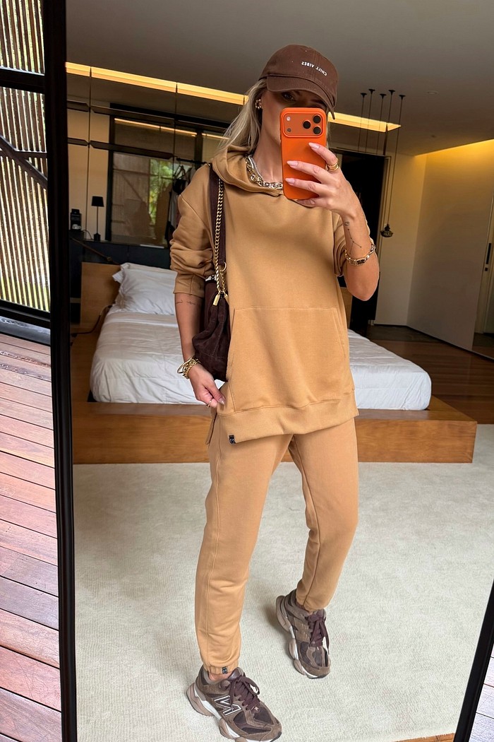 Moletom Maxi Peluciado com Bolso Camel
