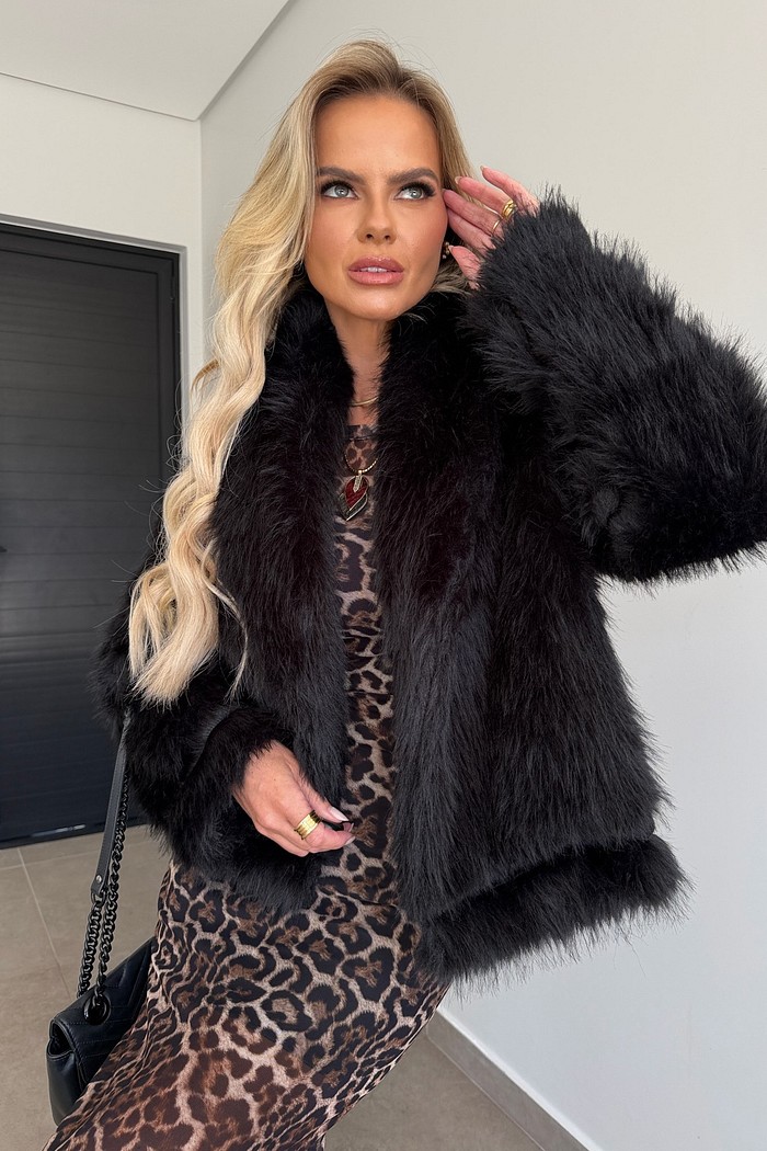 Casaco de Pelo Alto Preto