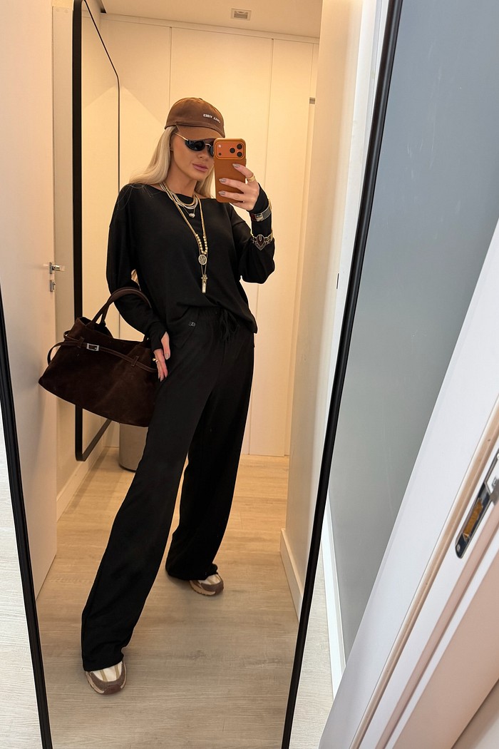 Calça Reta de Lanzinha Preta