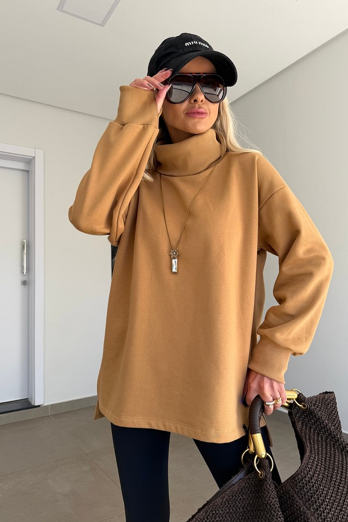 Blusão de Moletom Gola Alta Peluciado Camel