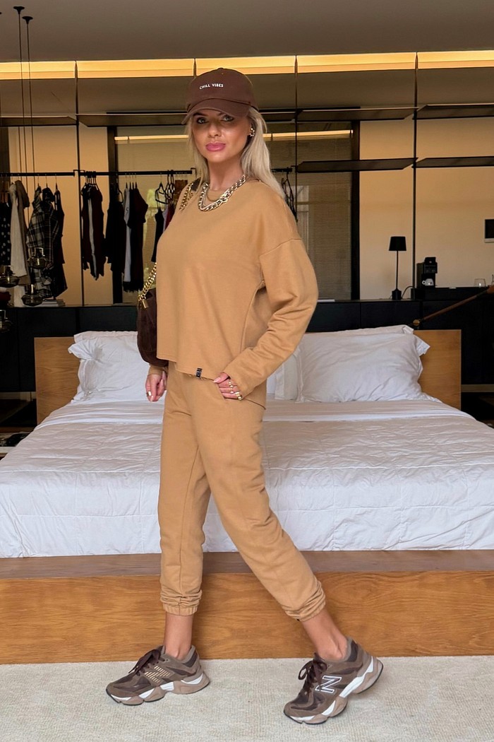 Blusa de Moletom Gola Redonda Camel