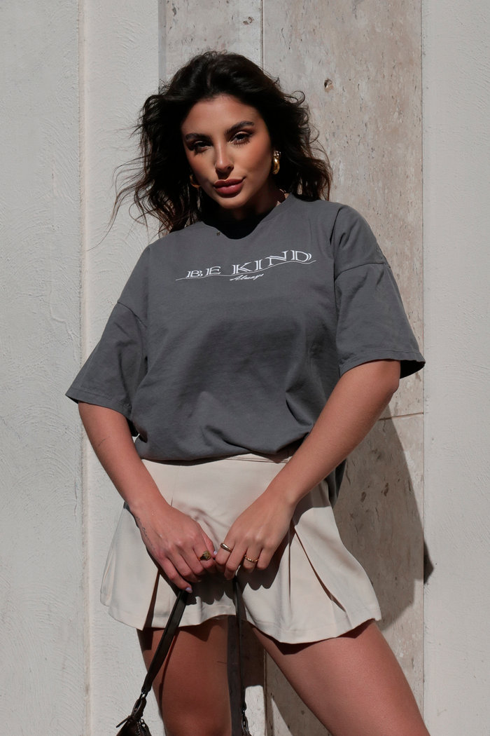 T-shirt Oversized  Be Kind Luxo Urbano