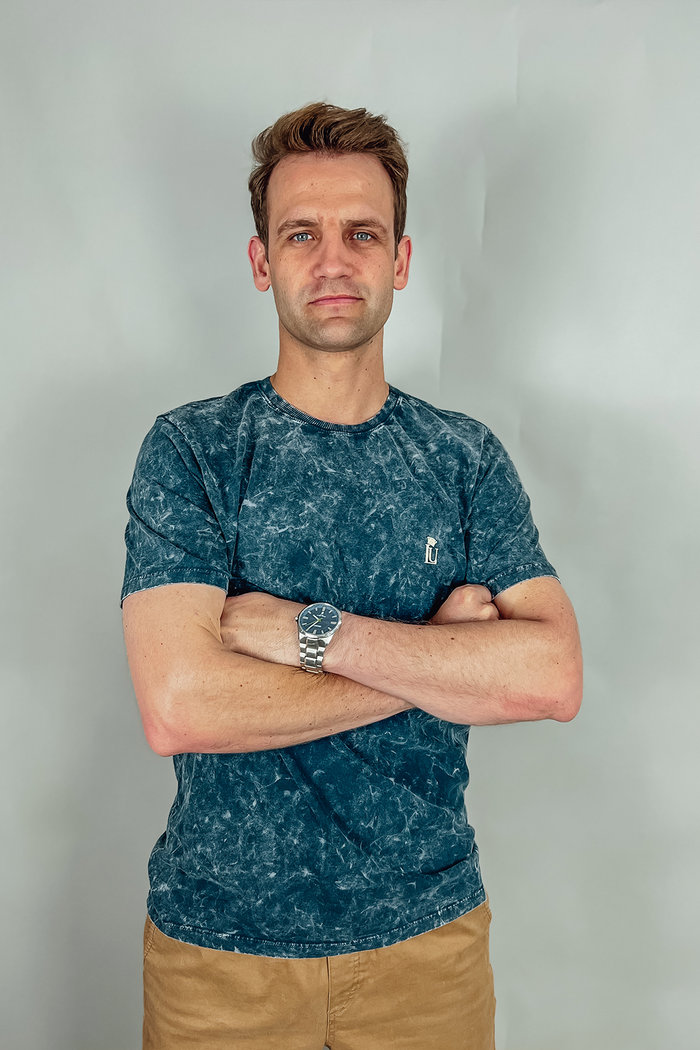 Camiseta Masculina Marmorizada Azul Luxo Urbano