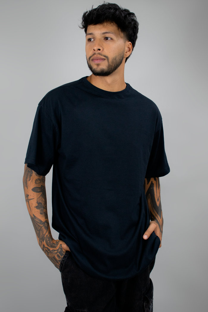 T-shirt Oversized Masculina Preta Luxo Urbano