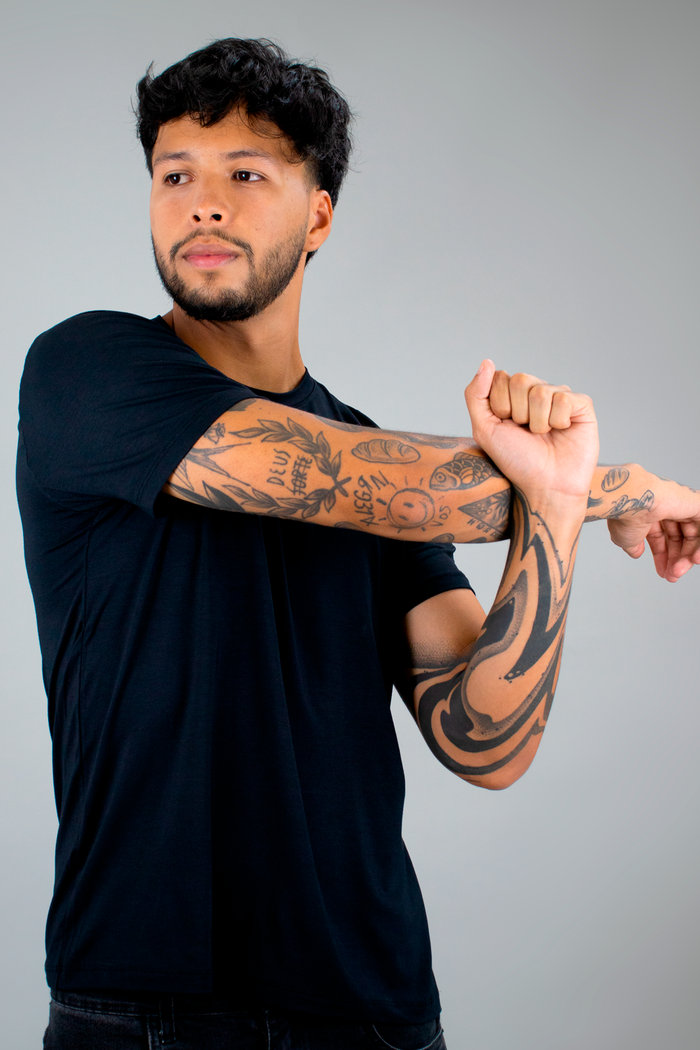 T-shirt Técnologica Masculina em Modal Preta Luxo Urbano