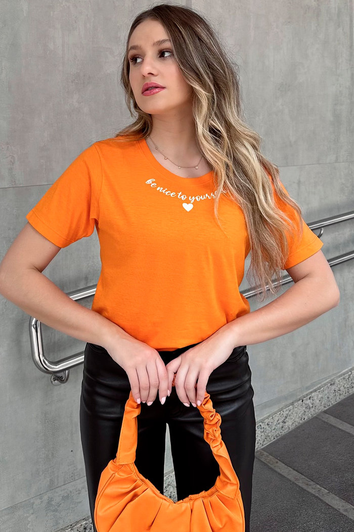 T-shirt Feminina Yourself Luxo Urbano