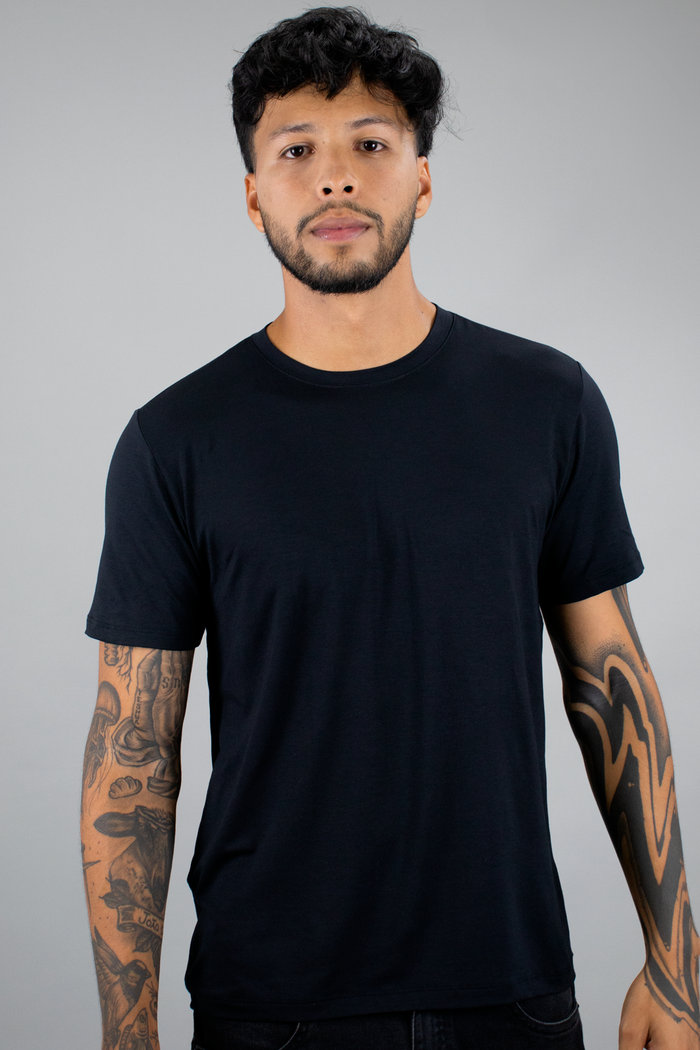 T-shirt Técnologica Masculina em Modal Preta Luxo Urbano