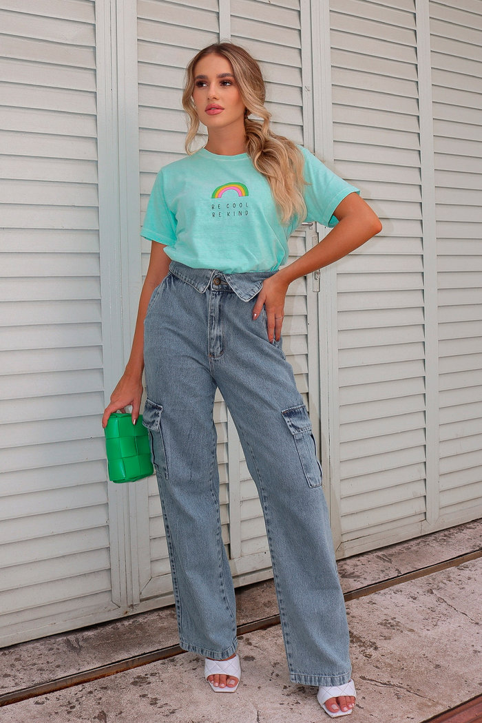 T-shirt Feminina Be Cool Be Kind Luxo Urbano