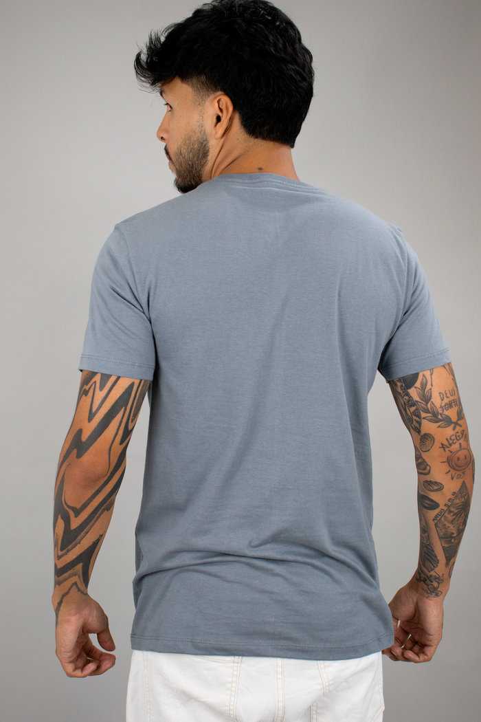 T-shirt Tradicional Masculina Cinza Luxo Urbano