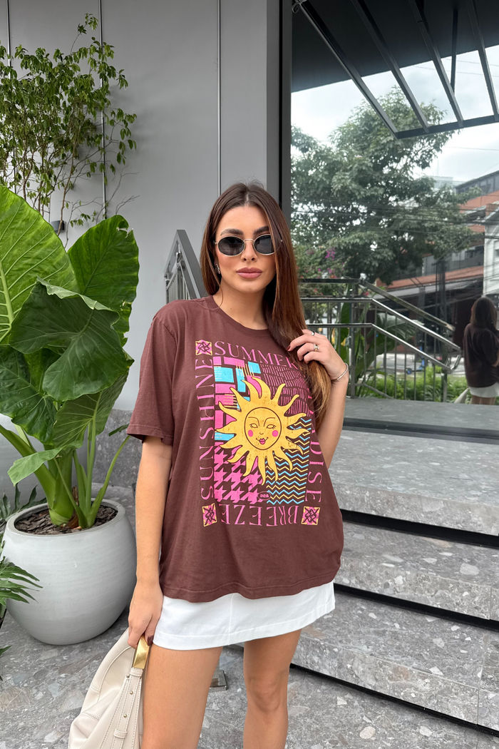 T-SHIRT OVERSIZED SUMMER BREEZE MARROM CHOCOLATE