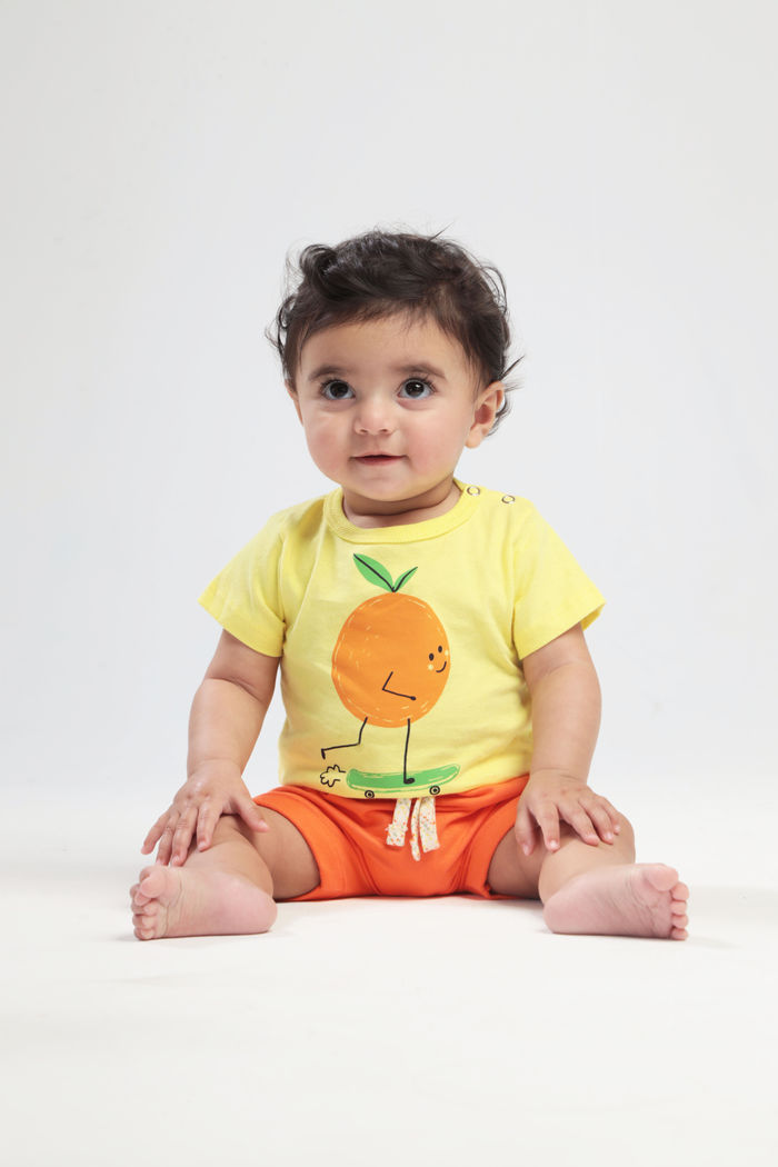 CAMISETA UNISSEX BEBÊ LARANJINHA