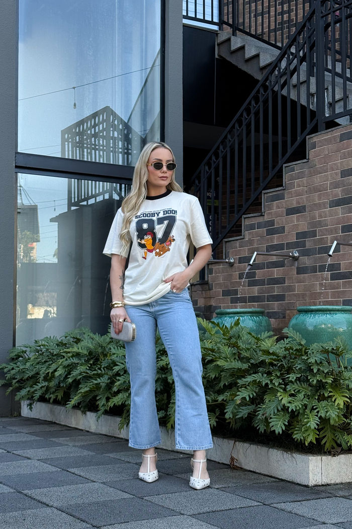 Camiseta Retrô - Scooby Doo DTF - Off White