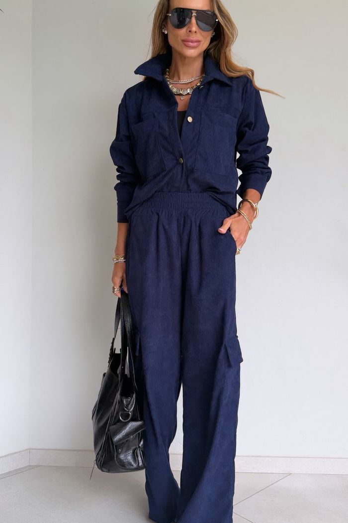 Conjunto em Cotelê Velluto na Cor Marinho