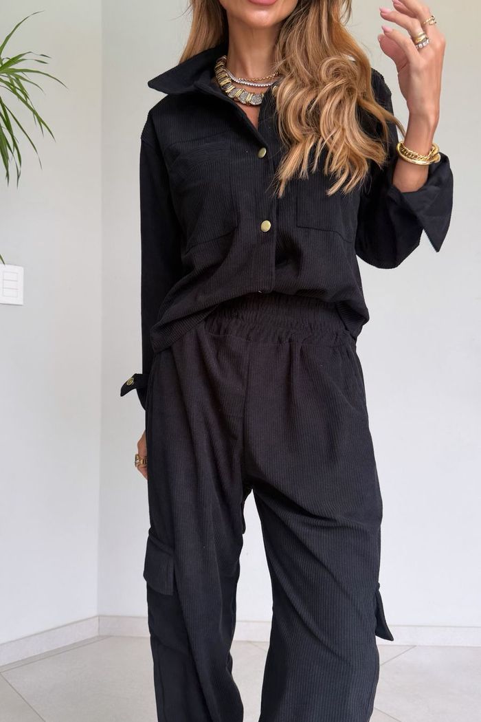 Conjunto em Cotelê Velluto na Cor Preta