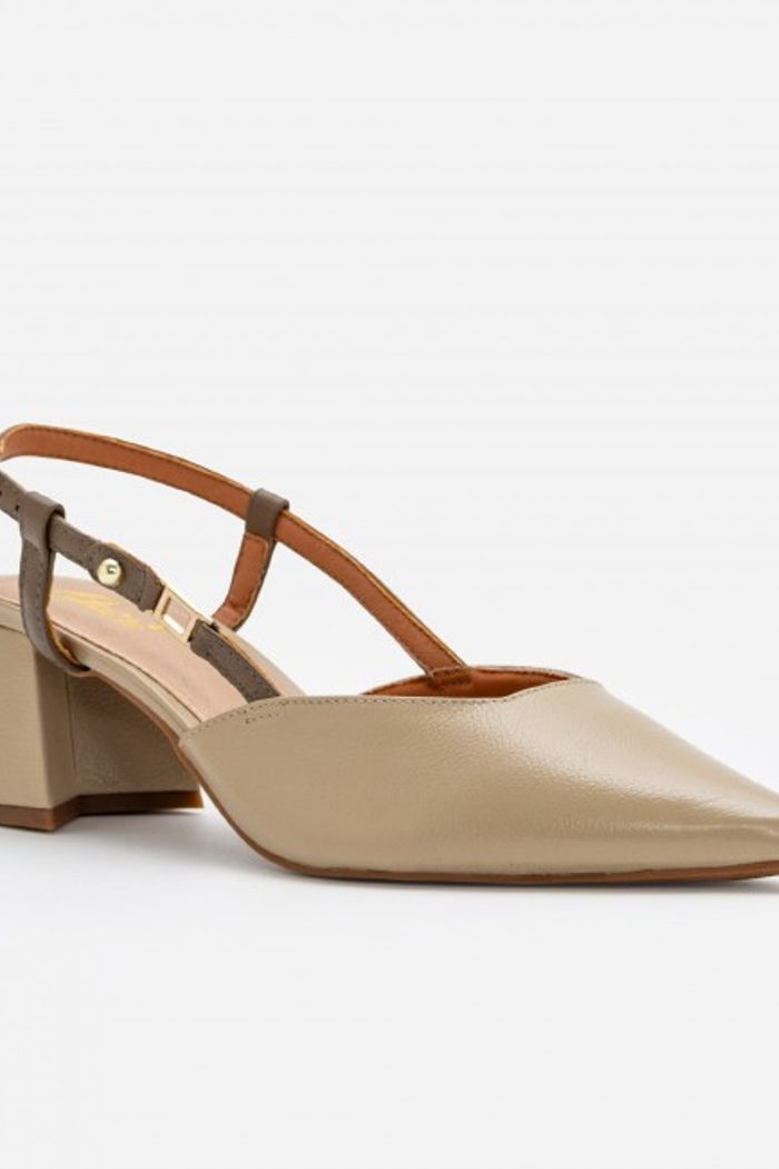 Chanel com Salto Bloco Taupe