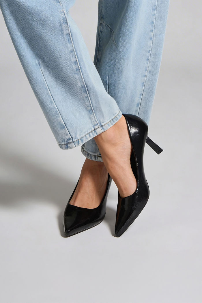 Scarpin Clássico com Salto Geométrico Preto