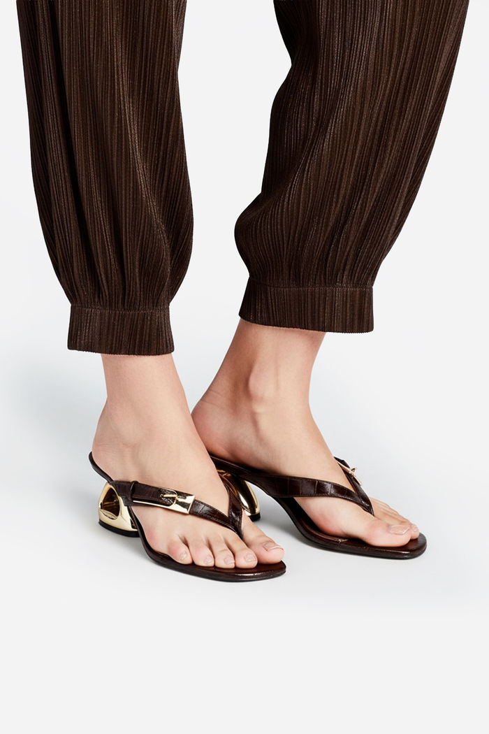 Mule Verniz com Salto Cromado Café