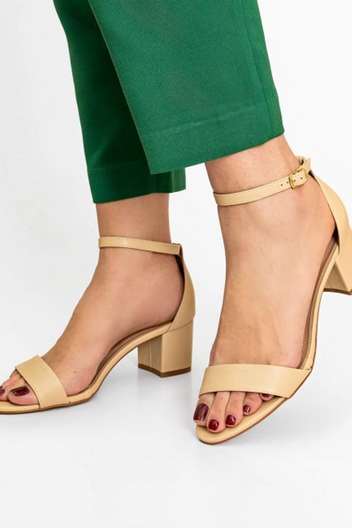 Sandália Tem Que Ter Delicada Amêndoa