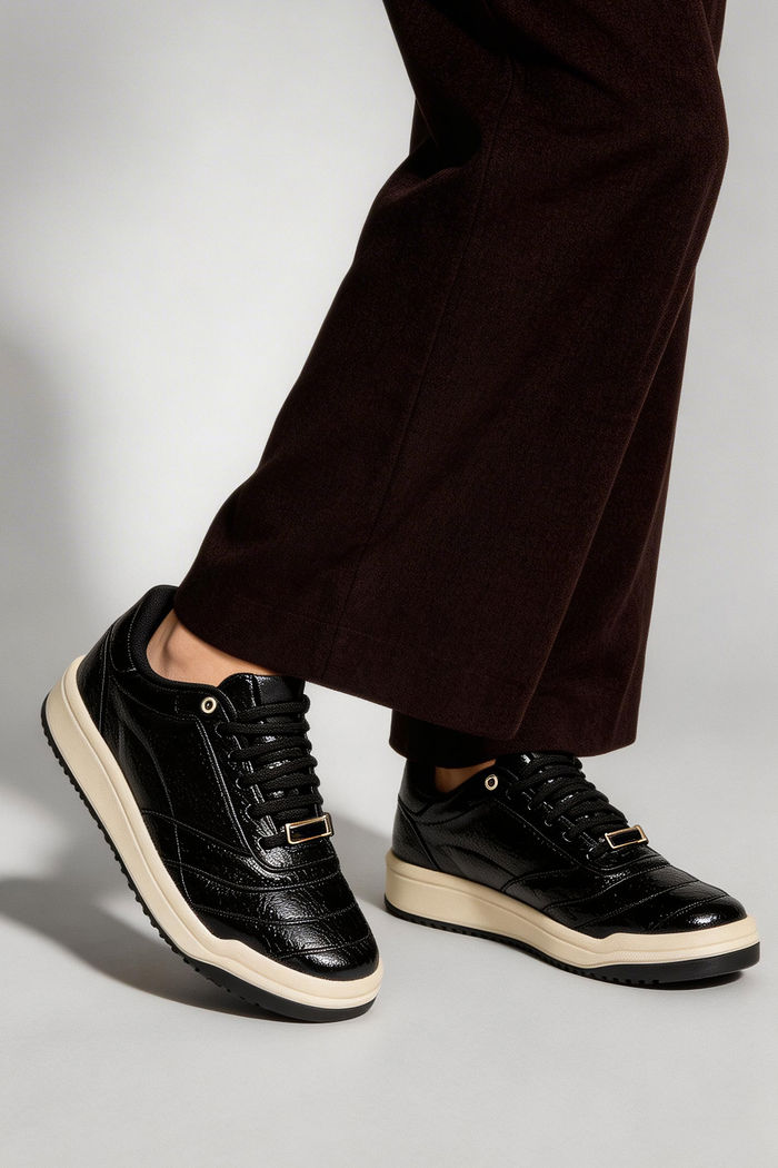 Tênis em Verniz com Costuras Preto