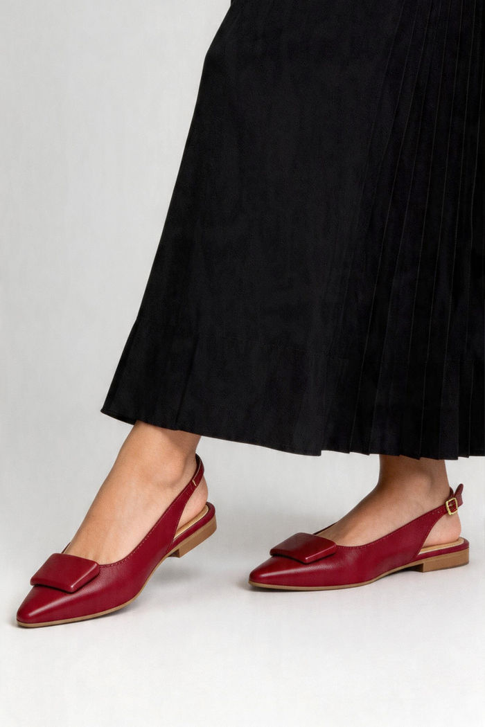 Chanel Rasteiro com Enfeite Bordô